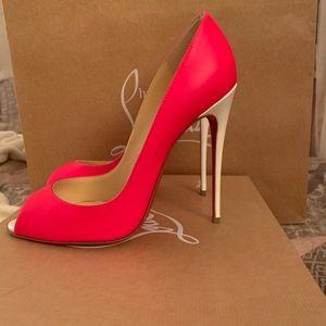 So Kate Limited edition hot pink with white Heel